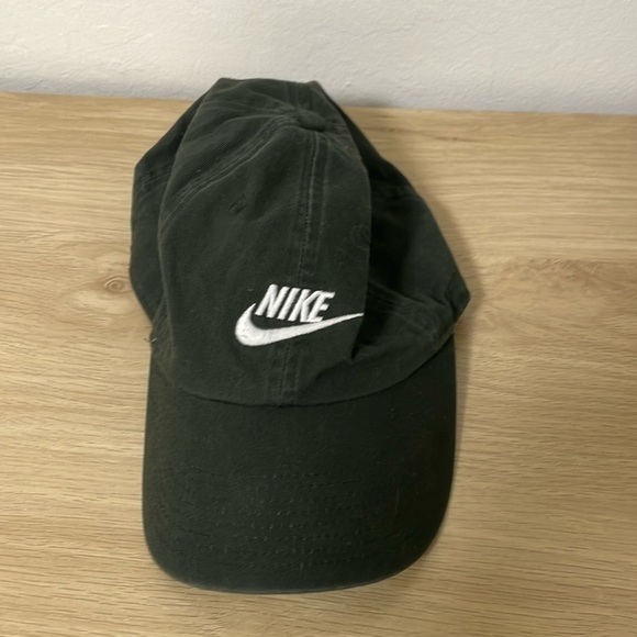 Nike Black/Gray Adjustable Baseball Hat - Picture 1 of 6